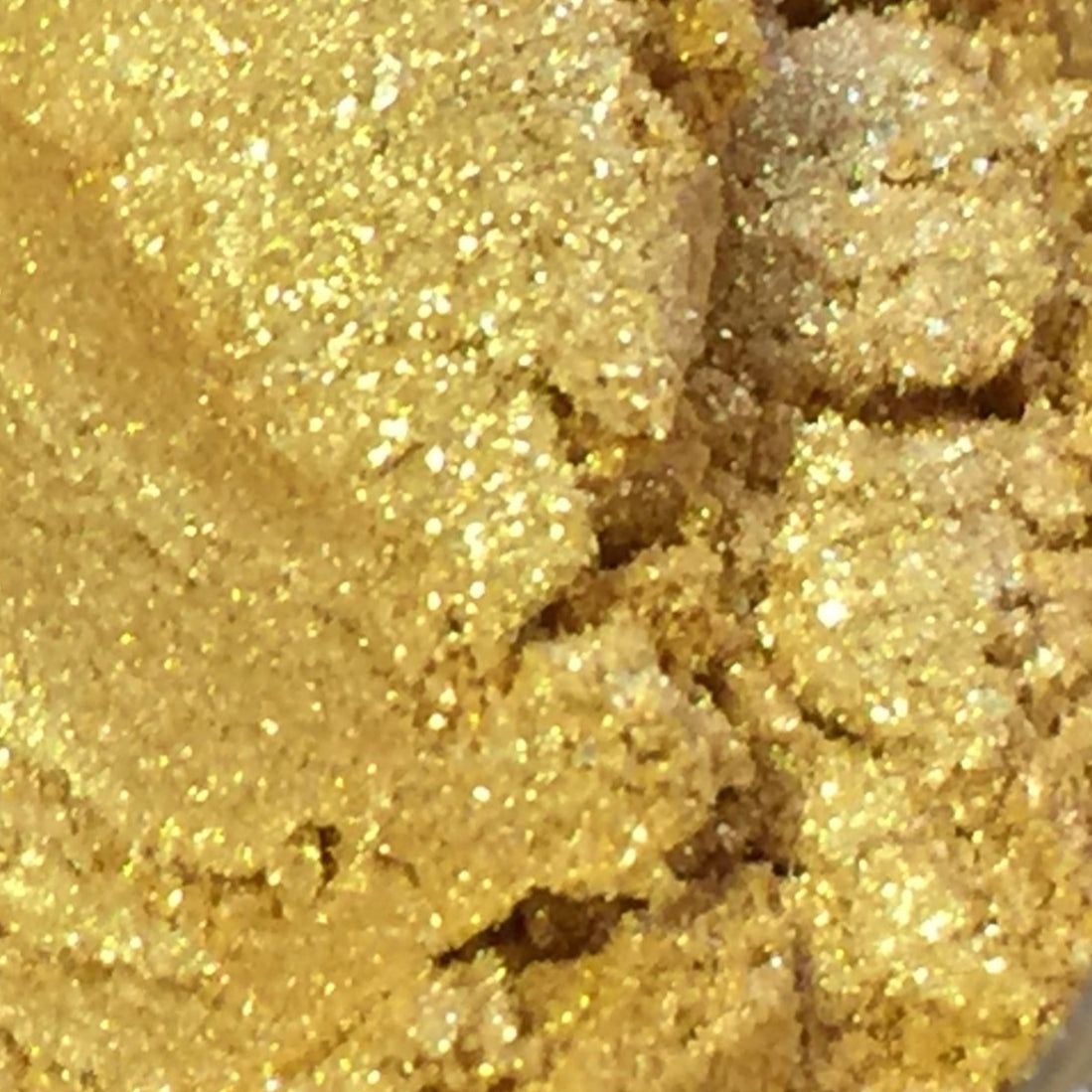 Shimmering Light Gold Mica Powder - Wholesale Supplies Plus